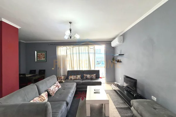 Shtepi me qera Apartament ne Tirane, 2+1, Mobilimi E mobiluar, Pagesa 550  Euro.