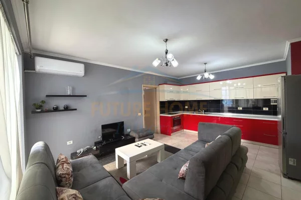 Shtepi me qera Apartament ne Tirane, 2+1, Mobilimi E mobiluar, Pagesa 550  Euro.