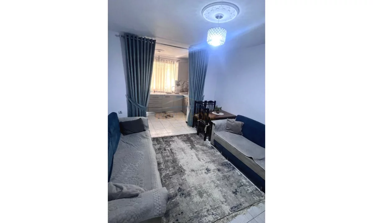 Shtepi me qera Apartament ne Tirane, 1+1, Mobilimi E mobiluar, Pagesa 500  Euro.