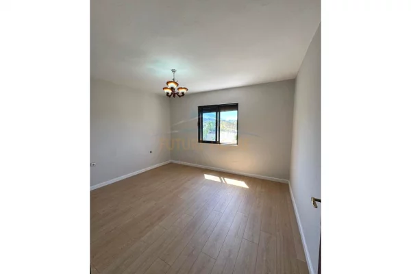 Shtepi ne shitje Apartament ne Tirane, 1+1, Mobilimi Bosh, pa mobiluar, Pagesa 108,000  Euro.