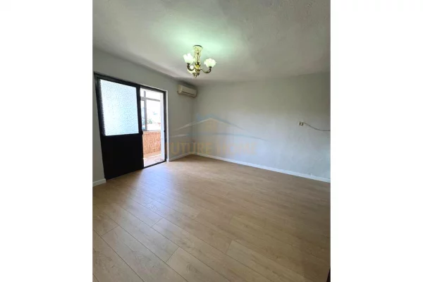 Shtepi ne shitje Apartament ne Tirane, 1+1, Mobilimi Bosh, pa mobiluar, Pagesa 108,000  Euro.