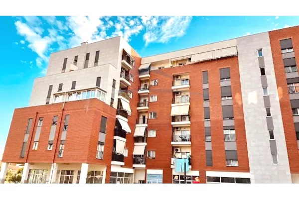 Qera, Apartament 2+1+2+Post Parkimi, Ali Demi, Tiranë. 767 €