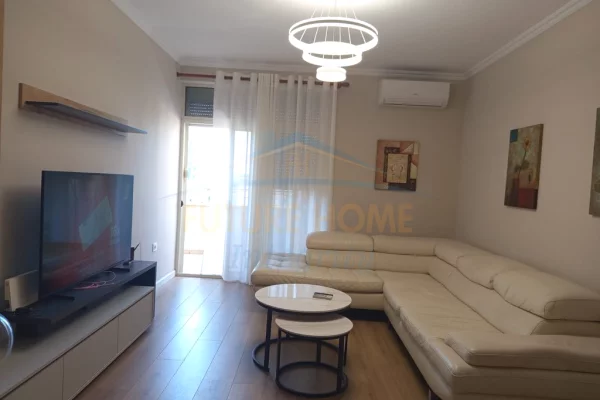 Qera, Apartament 1+1, 9 Katëshet, Tiranë.    80,000 Lekë