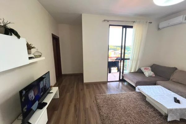 Shtepi me qera Apartament ne Tirane, 2+1, Mobilimi E mobiluar, Pagesa 50,000  Leke.