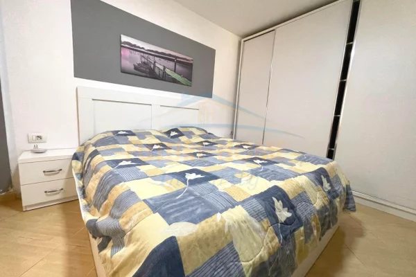 Shtepi me qera Apartament ne Tirane, 2+1, Mobilimi E mobiluar, Pagesa 60,000  Leke.