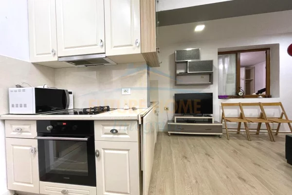 Shtepi me qera Apartament ne Tirane, 2+1, Mobilimi E mobiluar, Pagesa 60,000  Leke.