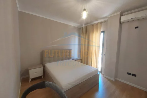 Shtepi me qera Apartament ne Tirane, 2+1, Mobilimi E mobiluar, Pagesa 50,000  Leke.