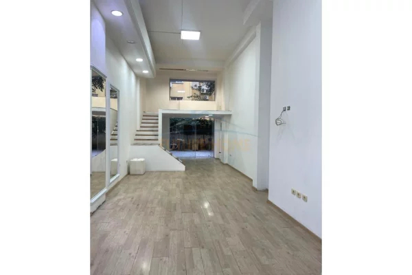 Qera, Ambient Biznesi, Rruga e Kavajes, Tirane.    80,000 Leke