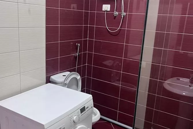 Shtepi me qera Apartament ne Tirane, 2+1, Mobilimi E mobiluar, Pagesa 450  Euro.