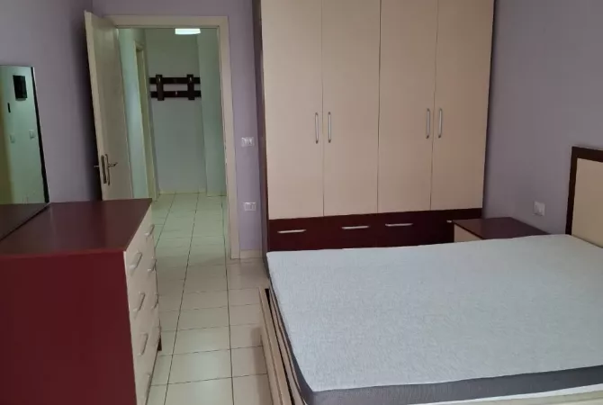 Shtepi me qera Apartament ne Tirane, 1+1, Mobilimi E mobiluar, Pagesa 40,000  Leke.