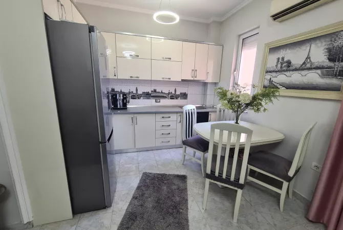 Shtepi me qera Apartament ne Tirane, 1+1, Mobilimi E mobiluar, Pagesa 55,000  Leke.