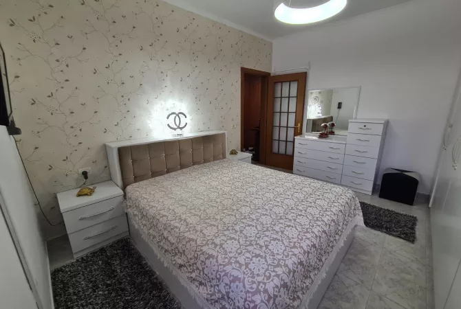 Shtepi me qera Apartament ne Tirane, 1+1, Mobilimi E mobiluar, Pagesa 55,000  Leke.