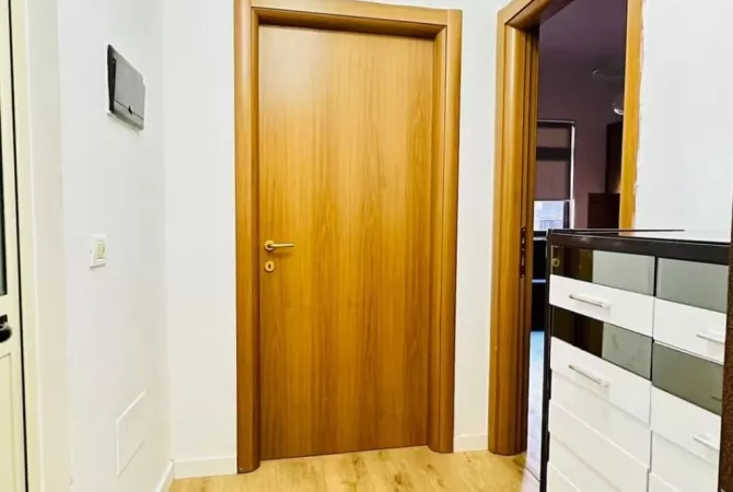 Shtepi me qera Apartament ne Tirane, 1+1, Mobilimi E mobiluar, Pagesa 650  Euro.