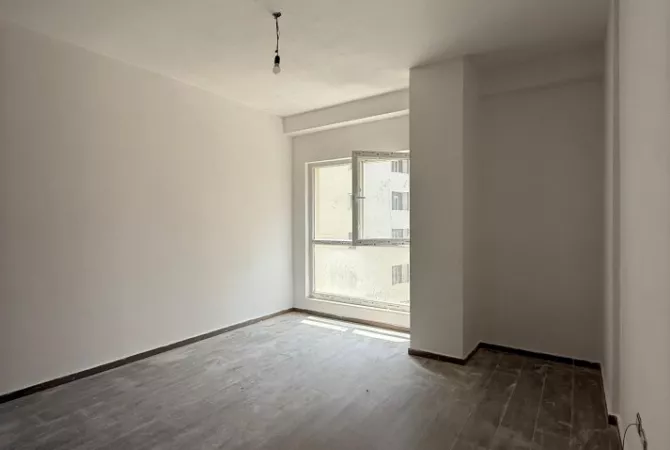 ZYRE ME QERA 70 M2 LAPRAKE 450 EURO