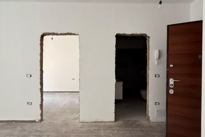 Business Property for Rent 3+1 in Tirana - 900 Euro