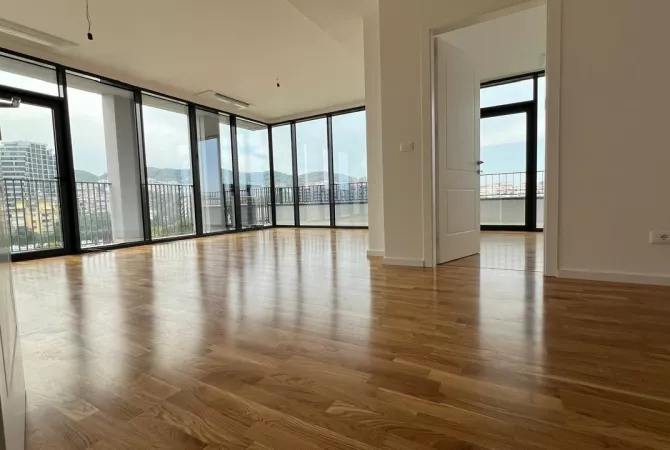 Business Property for Rent 3+1 in Tirana - 1,400 Euro