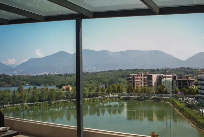 Shitet Penthouse UNIK ME SUPER PAMJE, LIQENI THATE