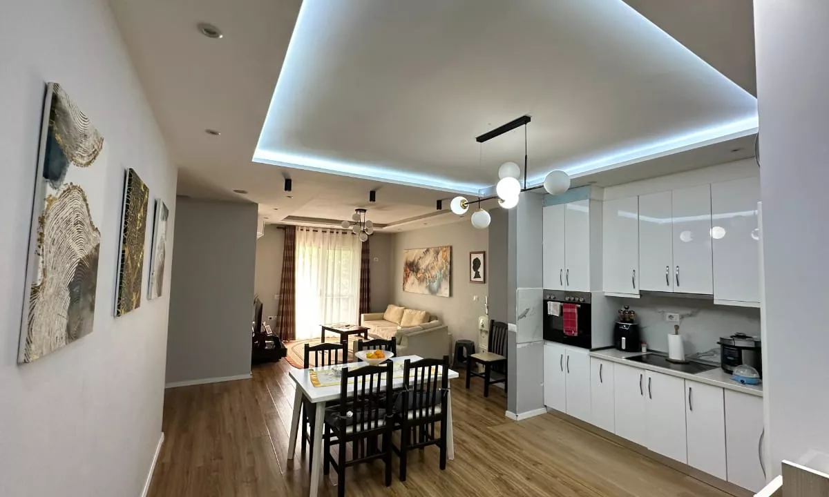 Shtepi me qera Apartament ne Tirane, 2+1, Mobilimi E mobiluar, Pagesa 420  Euro.