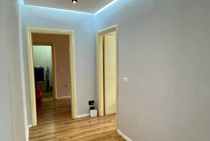 Shtepi me qera Apartament ne Tirane, 2+1, Mobilimi E mobiluar, Pagesa 420  Euro.