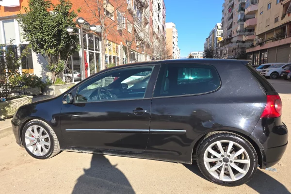 Auto in Vendita a Tirana - 310,000 Leke