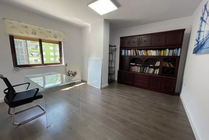 Business Property for Rent 3+1 in Tirana - 1,100 Euro