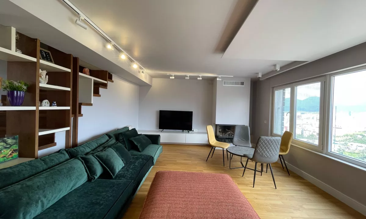 Shtepi ne shitje Duplex(shtepi me 2 kate) ne Tirane, 2+1, Mobilimi E mobiluar, Pagesa 230,000  Euro.