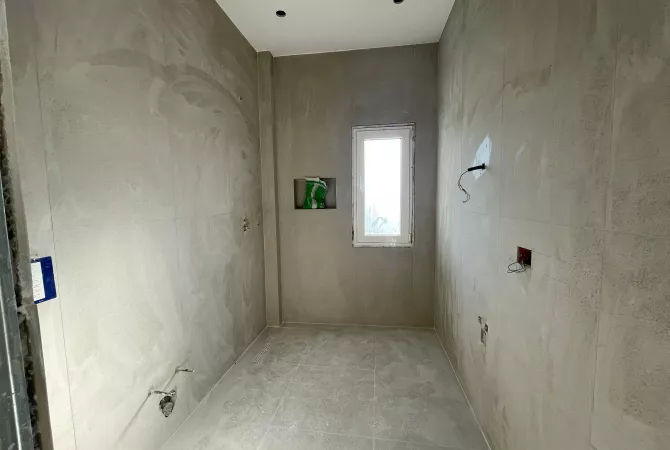 Shtepi ne shitje Apartament ne Tirane, 1+1, Mobilimi Bosh, pa mobiluar, Pagesa 115,500  Euro.
