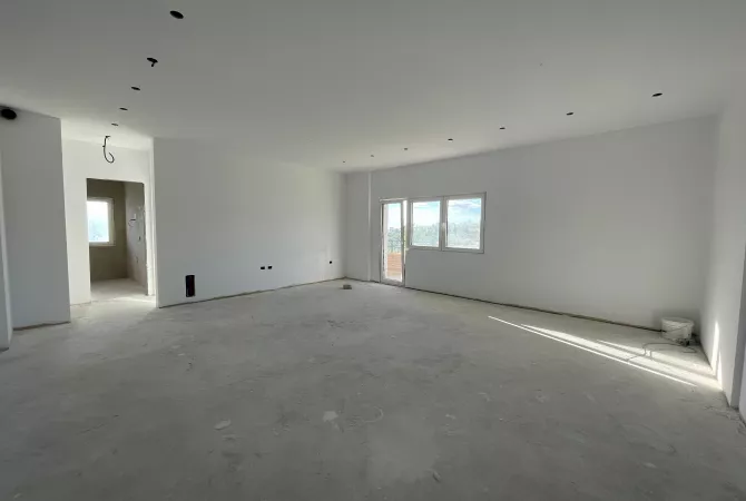 Shtepi ne shitje Apartament ne Tirane, 1+1, Mobilimi Bosh, pa mobiluar, Pagesa 115,500  Euro.