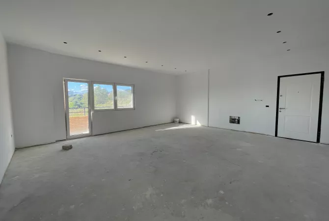 Shtepi ne shitje Apartament ne Tirane, 1+1, Mobilimi Bosh, pa mobiluar, Pagesa 115,500  Euro.