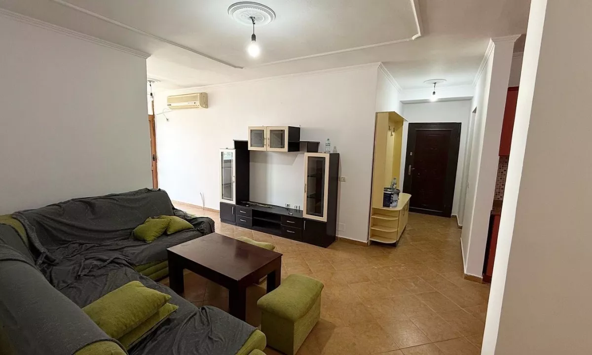 Shtepi ne shitje Apartament ne Tirane, 2+1, Mobilimi E mobiluar, Pagesa 127,000  Euro.
