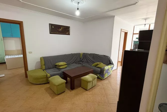 Shtepi ne shitje Apartament ne Tirane, 2+1, Mobilimi E mobiluar, Pagesa 127,000  Euro.
