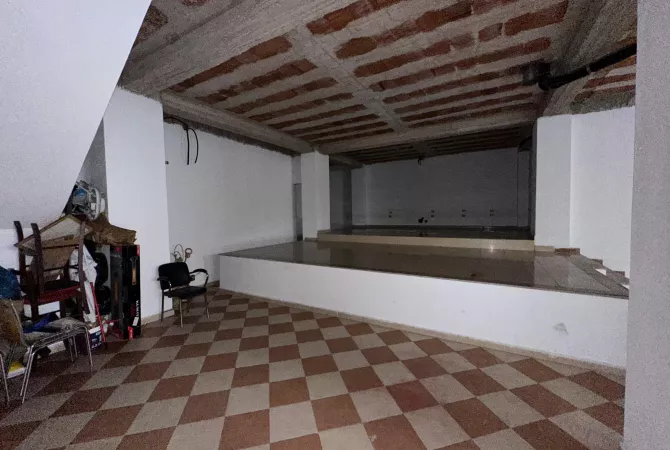 Business Property in Sale 1+1 in Tirana - 410,000 Euro