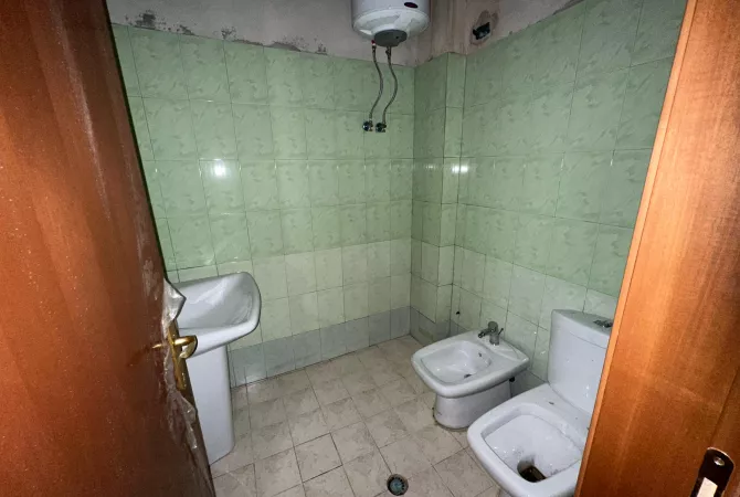 Ambient Biznesi Per Shitje Tek Inxhinieria E Ndertimit. 