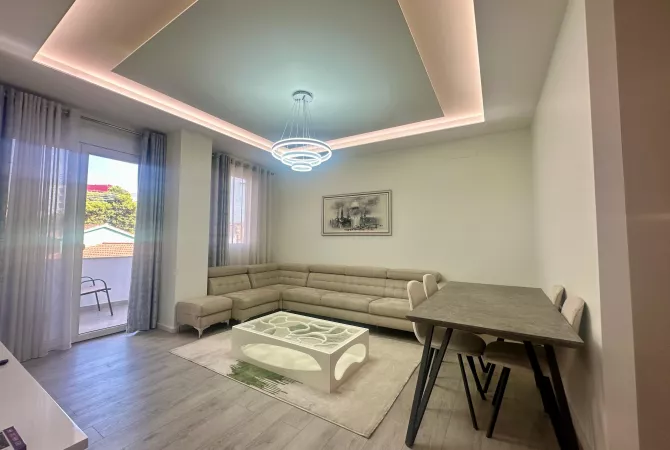 Apartament 2+1+2+Parking  Per Qira Tek 7 xhuxhat/Rr. Elbasanit.