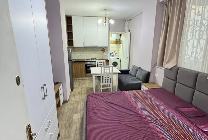 Gasoniere Per Shitje Tek Kodra E Diellit/Rr.Bill Klinton. 