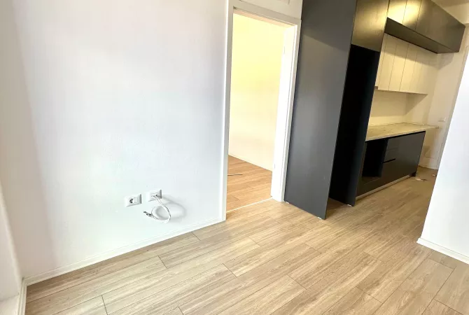 Shtepi ne shitje Apartament ne Tirane, 1+1, Mobilimi Bosh, pa mobiluar, Pagesa 63,000  Euro.