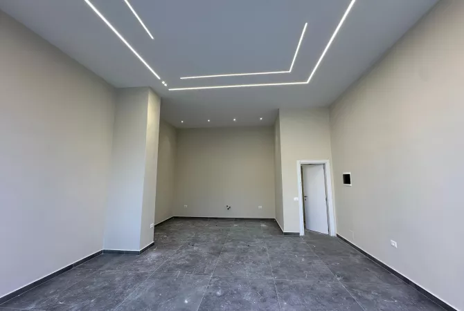 Business Property for Rent 1+1 in Tirana - 49,000 Leke
