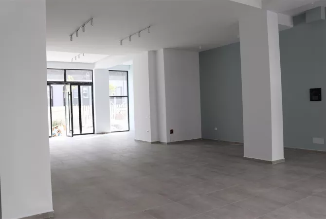 Business Property for Rent 1+1 in Tirana - 1,200 Euro