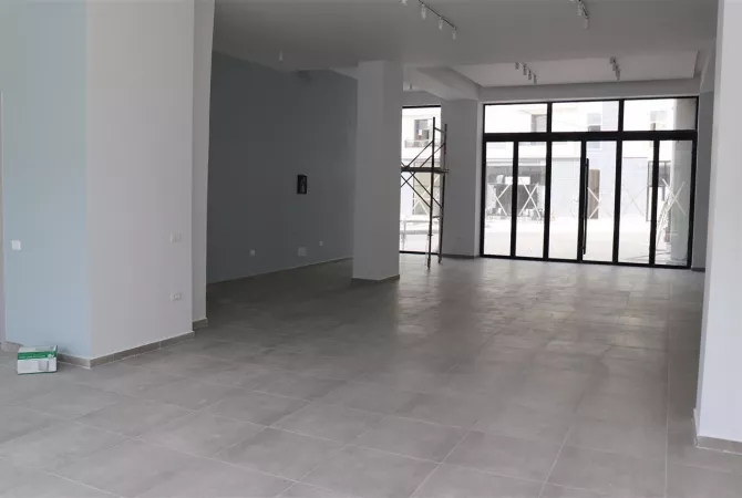 Ambient Biznesi Per Qira Ne Rr.Ndre Mjeda/Kompleksi Star. 