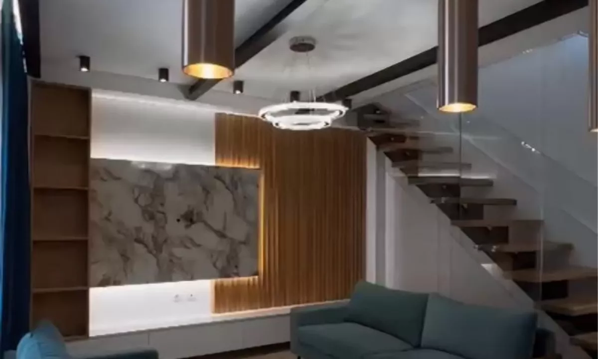 Shtepi ne shitje Duplex(shtepi me 2 kate) ne Tirane, 2+1, Mobilimi Pjeserisht e mobiluar, Pagesa 235,000  Euro.