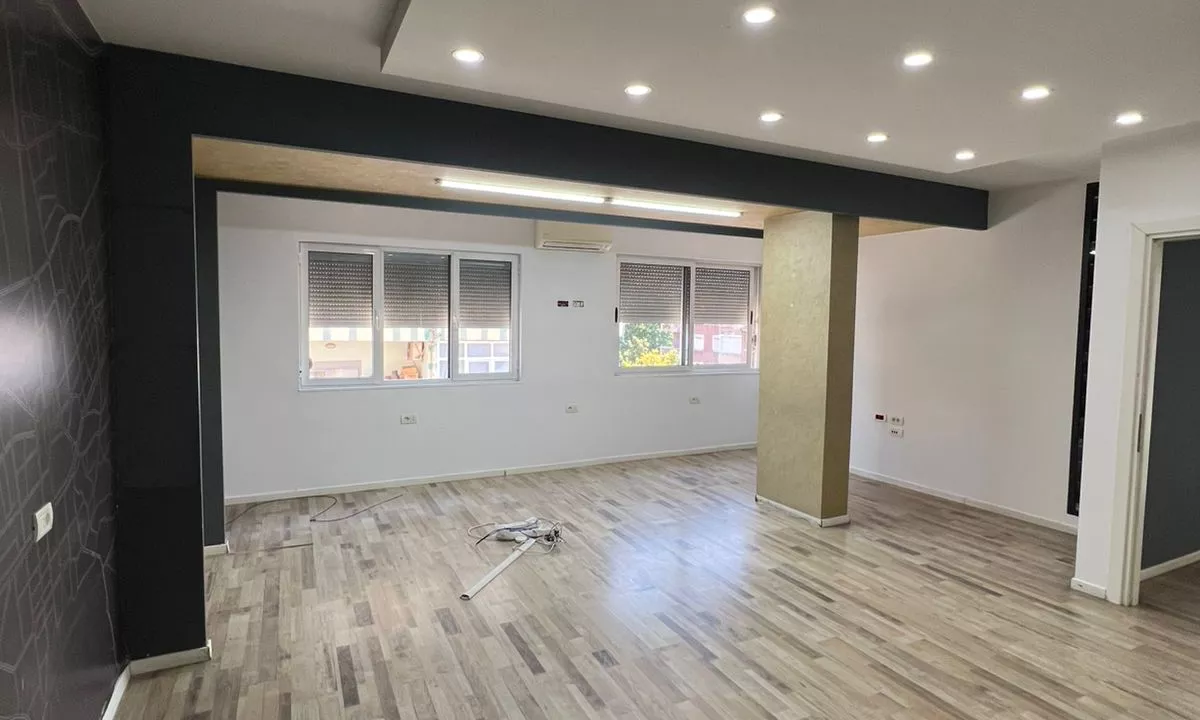 Ambient Zyrash Per Qira Tek Sheshi Willson.