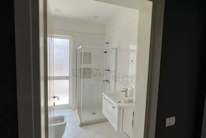 Ambient Zyrash Per Qira Tek Sheshi Willson.