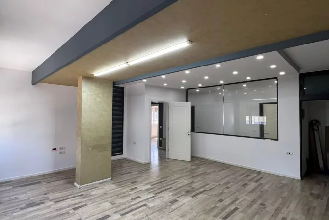 Business Property for Rent 3+1 in Tirana - 1,400 Euro