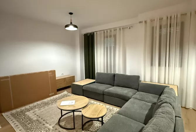 Shtepi ne shitje Apartament ne Tirane, 2+1, Mobilimi E mobiluar, Pagesa 250,000  Euro.