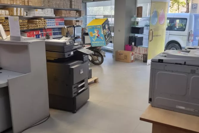  Magazine per qira tek Rruga Rreli tek Kopshti Botanik.