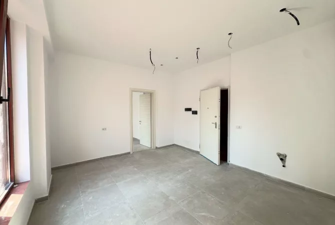 Business Property for Rent 3+1 in Tirana - 720 Euro