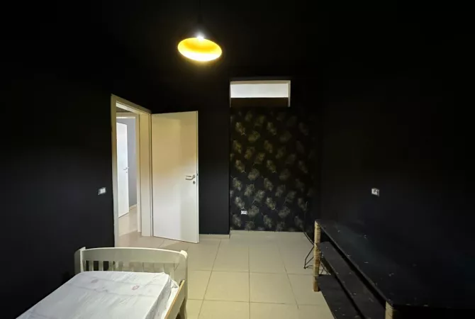 Shtepi ne shitje Apartament ne Tirane, 2+1, Mobilimi E mobiluar, Pagesa 231,000  Euro.