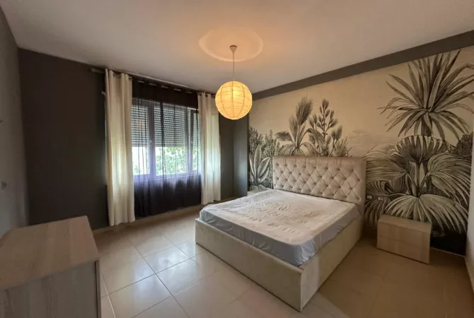 Shtepi ne shitje Apartament ne Tirane, 2+1, Mobilimi E mobiluar, Pagesa 231,000  Euro.