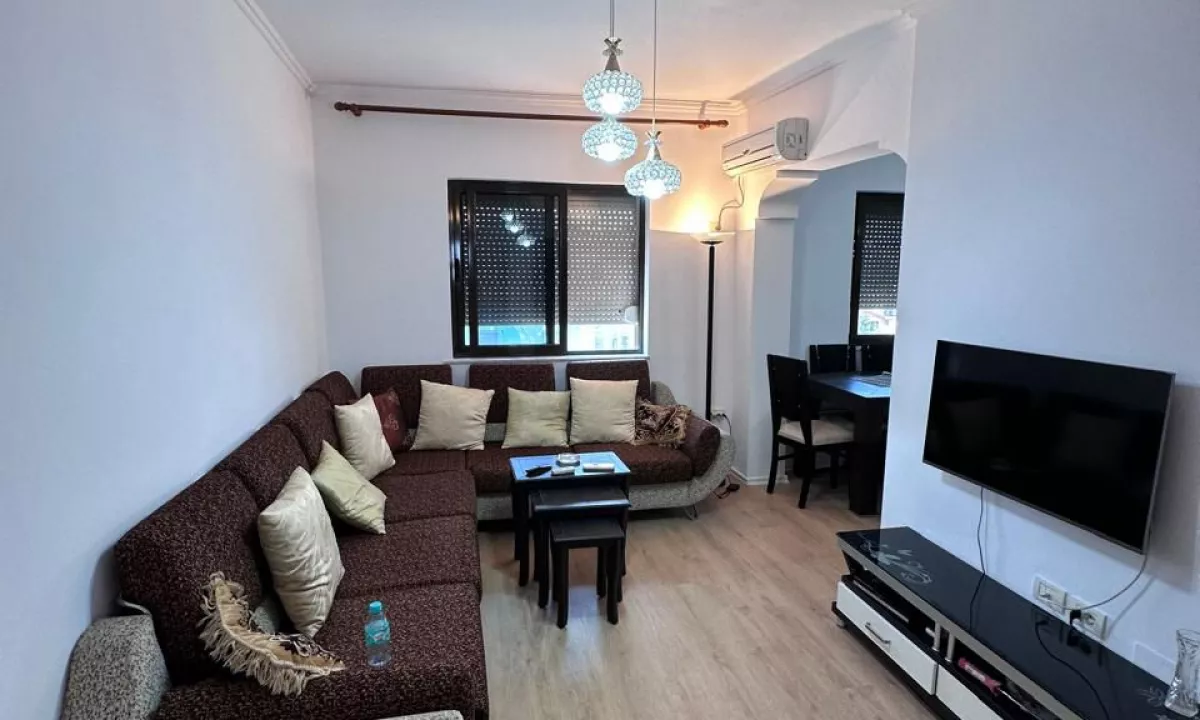 Shtepi ne shitje Apartament ne Tirane, 2+1, Mobilimi E mobiluar, Pagesa 147,000  Euro.