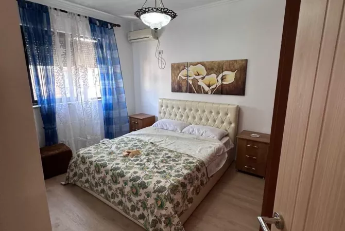 Shtepi ne shitje Apartament ne Tirane, 2+1, Mobilimi E mobiluar, Pagesa 147,000  Euro.